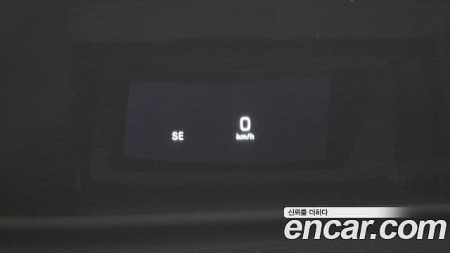 Mercedes-Benz E-Class 2018 — ფოტო 17/20