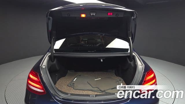 Mercedes-Benz E-Class 2018 — фото 20 из 20