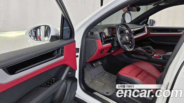 Porsche Cayenne 2024 — ფოტო 10/20