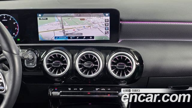 Mercedes-Benz A-Class 2022 — ფოტო 13/20