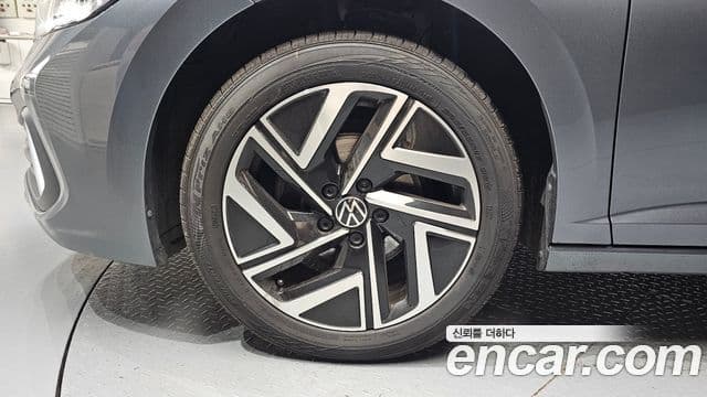 Volkswagen Jetta 2023 — ფოტო 4/20