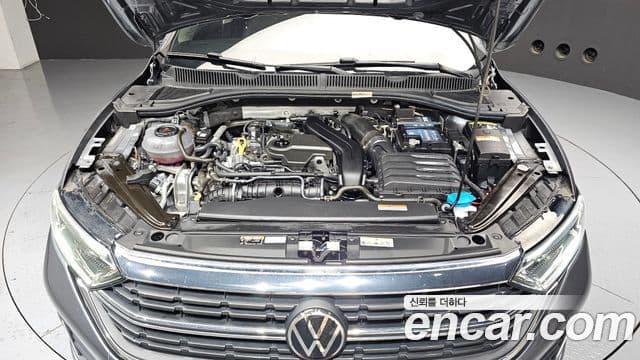 Volkswagen Jetta 2023 — ფოტო 5/20