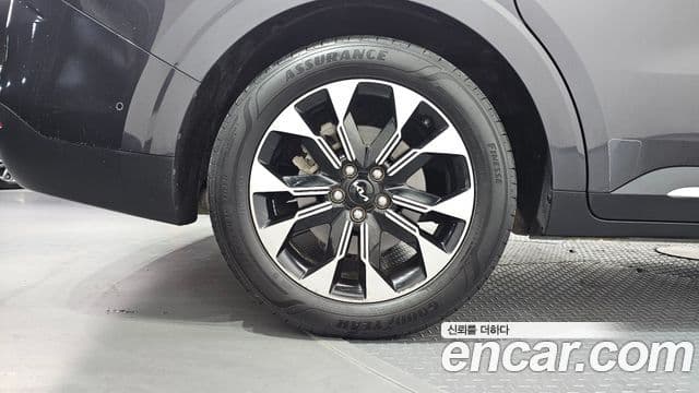 Kia Carnival 2022 — фото 4 из 20