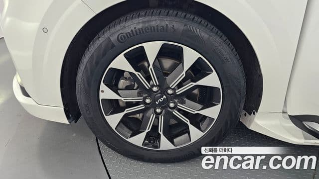 Kia Carnival 2021 — ფოტო 5/20