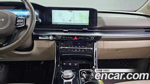 Kia Carnival 2021 — ფოტო 17/20