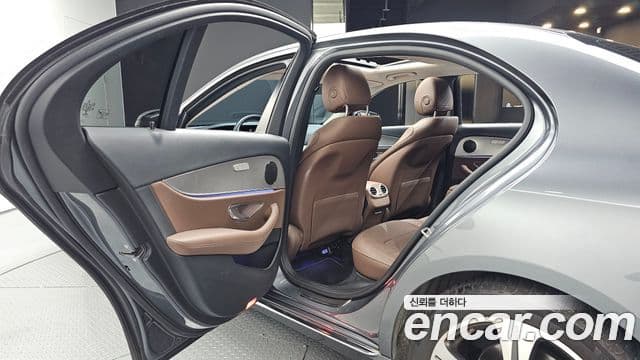 Mercedes-Benz E-Class 2019 — Şəkil 10/20