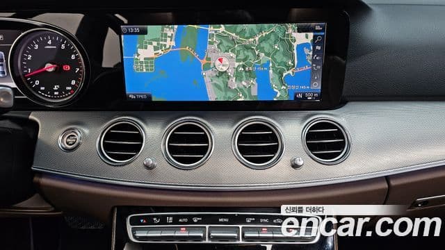 Mercedes-Benz E-Class 2019 — фото 13 из 20
