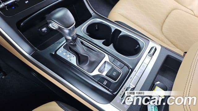 Kia Carnival 2023 — Şəkil 9/20