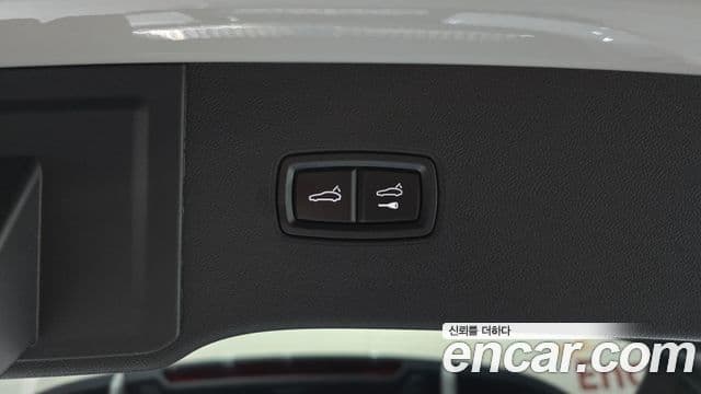 Porsche Cayenne 2025 — Şəkil 17/20