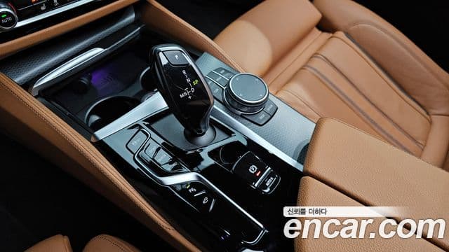 BMW 5 Series 2023 — Фото 9/20