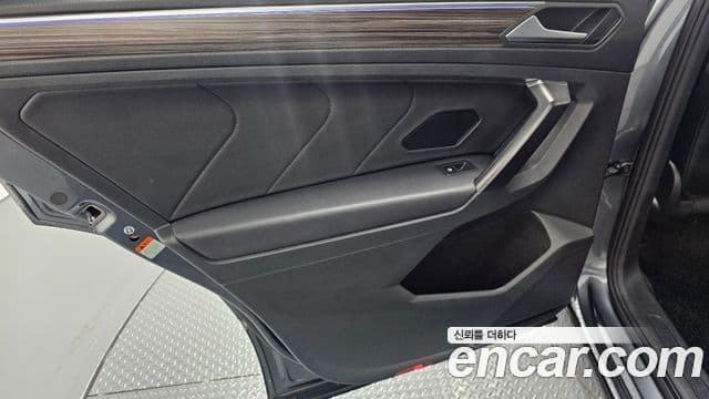 Volkswagen Tiguan Allspace 2023 — Photo 9/31