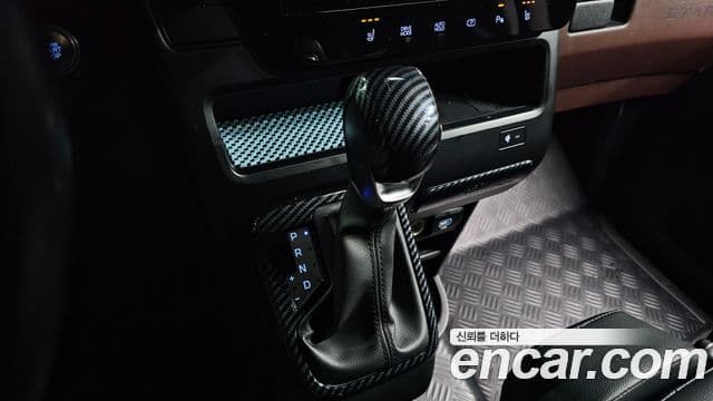 Hyundai Staria 2024 — ფოტო 9/20