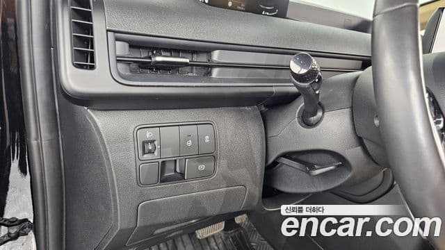 Hyundai Staria 2023 — Фото 17/20
