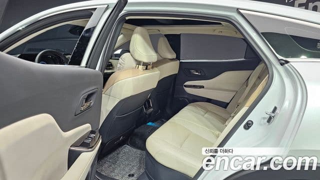 Toyota Crown Crossover 2025 — Şəkil 12/20