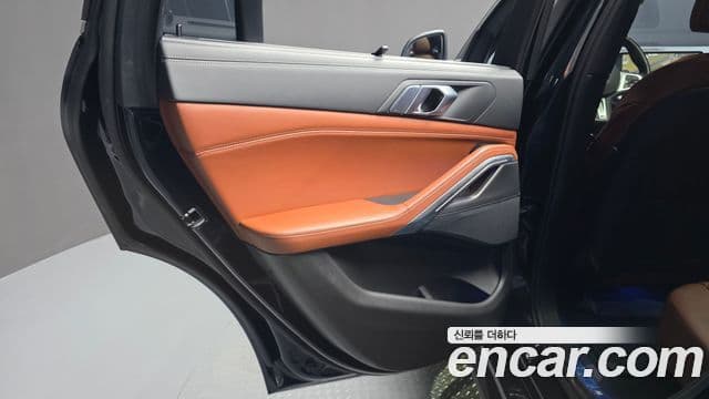 BMW X6 2022 — Photo 9/34