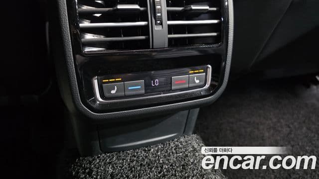 Volkswagen Passat GT 2018 — Şəkil 19/20