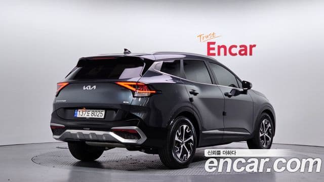 Kia Sportage 2022 — ფოტო 2/20