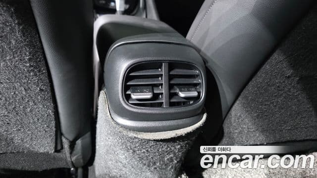 Hyundai The New Avante Hybrid 2022 — Photo 17/36