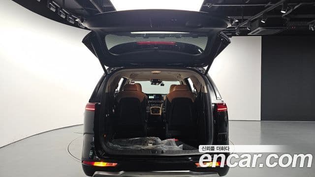 Kia Carnival 2023 — фото 20 из 20