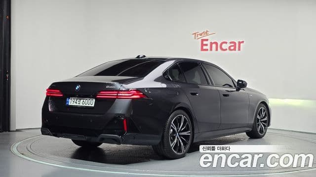 BMW 5 Series 2024 — ფოტო 2/20