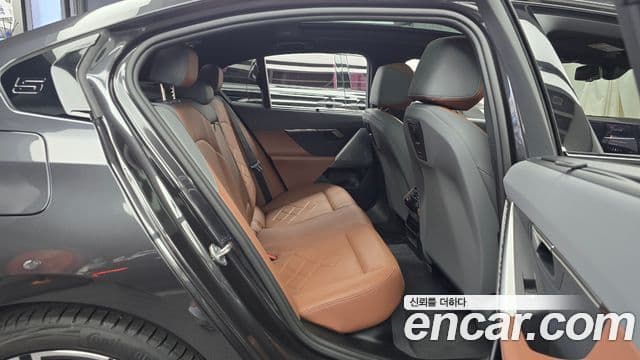 BMW 5 Series 2024 — ფოტო 12/20
