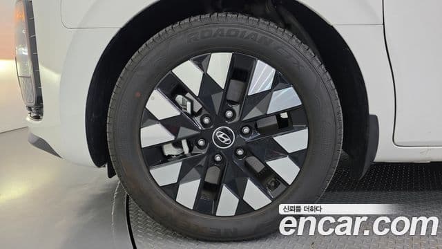 Hyundai Staria 2025 — фото 5 из 20