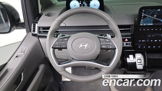 Hyundai Staria 2025 — фото 14 из 20