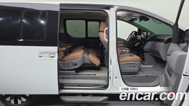 Hyundai Staria 2025 — ფოტო 19/20