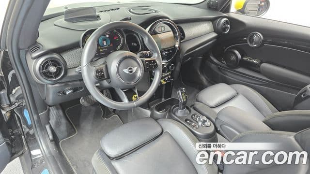 Mini Cooper Electric 2023 — ფოტო 6/20