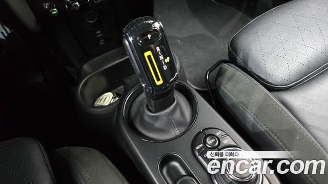 Mini Cooper Electric 2023 — ფოტო 3/20