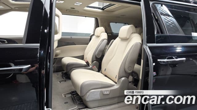 Kia Carnival 2025 — фото 12 из 20