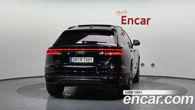 Audi Q7 2022 — ფოტო 4/20