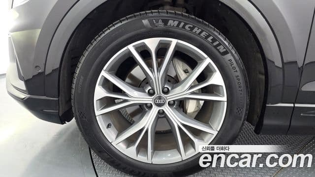 Audi Q7 2022 — ფოტო 5/20