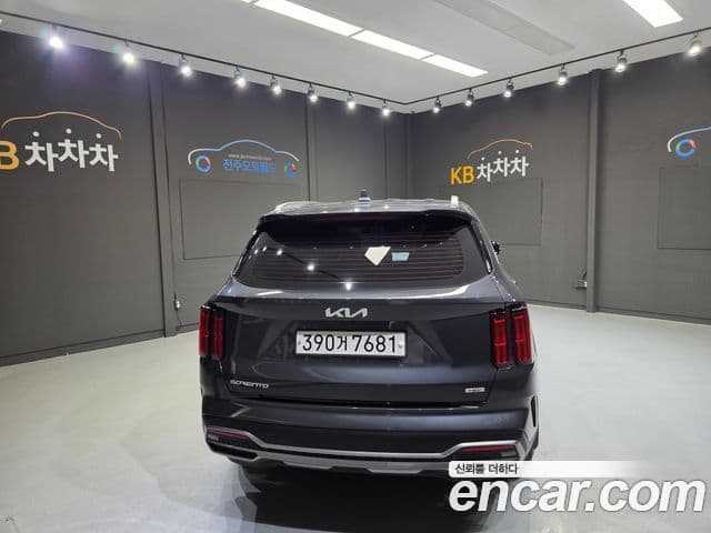 Kia Sorento 2023 — ფოტო 2/20