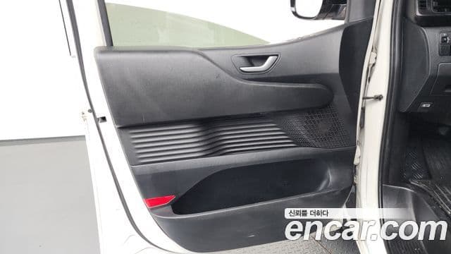 Hyundai Staria 2021 — Photo 14/33
