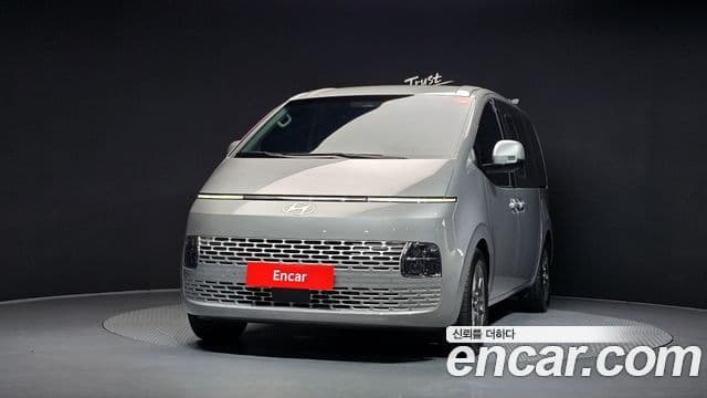 Hyundai Staria 2025 — Фото 3/20