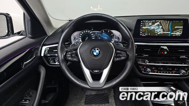 BMW 5 Series 2018 — Şəkil 14/20