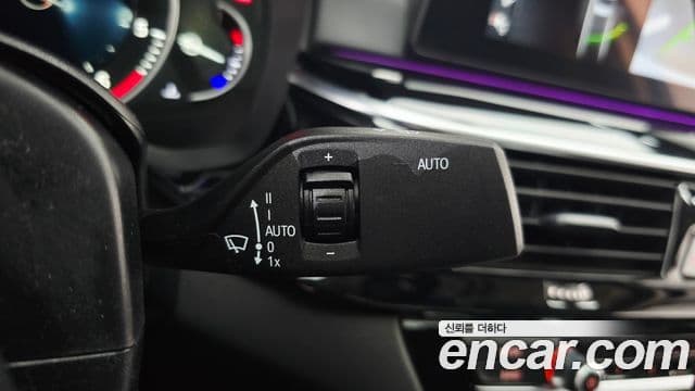 BMW 5 Series 2018 — Şəkil 19/20