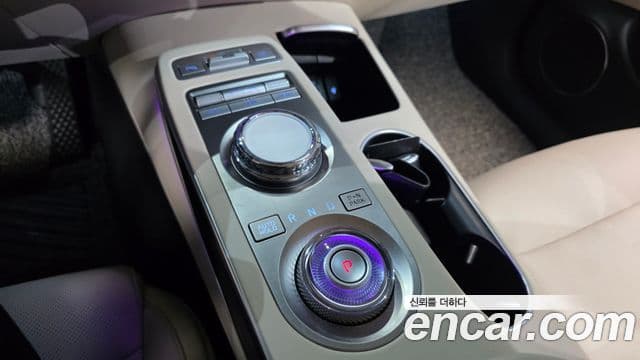 Genesis GV70 2021 — Şəkil 9/20