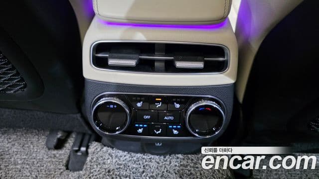 Genesis GV70 2021 — Şəkil 19/20