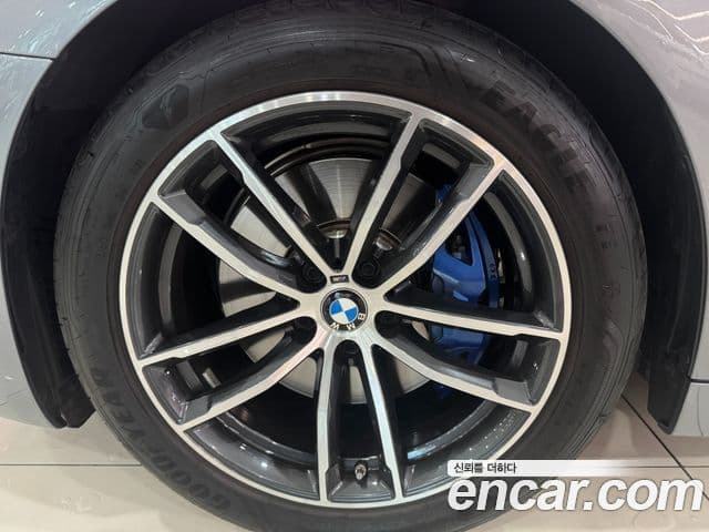 BMW 5 Series 2023 — Şəkil 4/17