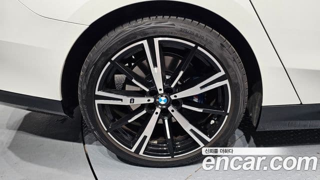 BMW 5 Series 2025 — фото 5 из 20