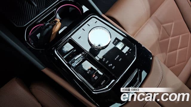 BMW 5 Series 2025 — фото 9 из 20