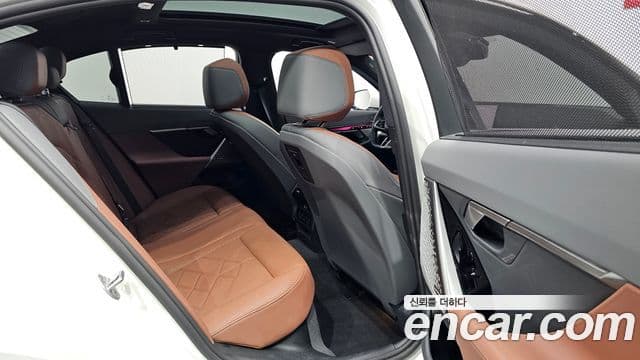 BMW 5 Series 2025 — фото 13 из 20