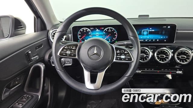 Mercedes-Benz A-Class 2020 — Фото 13/20