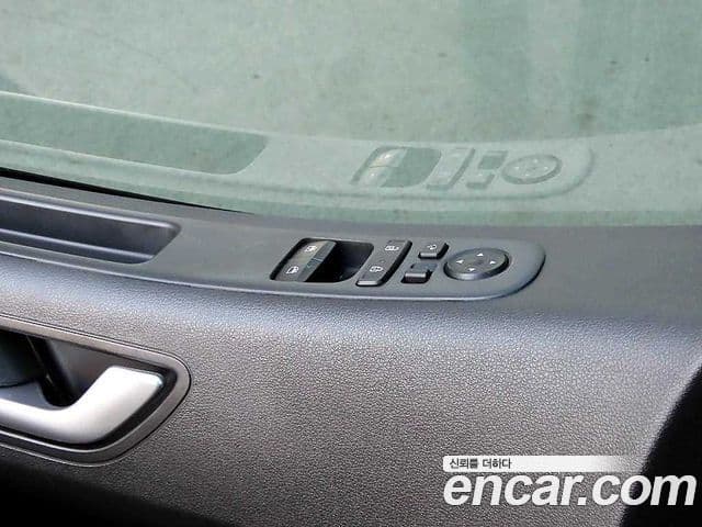Hyundai Staria 2023 — Фото 14/19