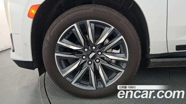 Cadillac Escalade 2023 — фото 4 из 20