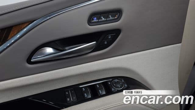 Cadillac Escalade 2023 — фото 19 из 20