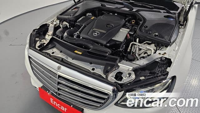 Mercedes-Benz E-Class 2018 — ფოტო 6/20