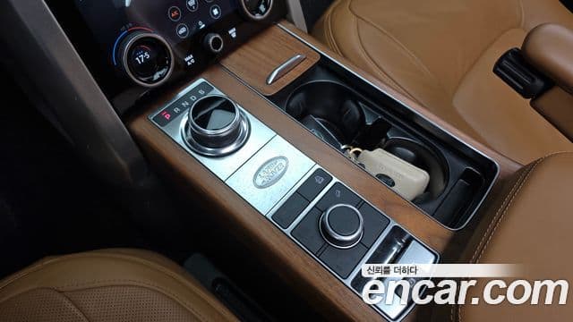 Land Rover Range Rover 2022 — ფოტო 9/20